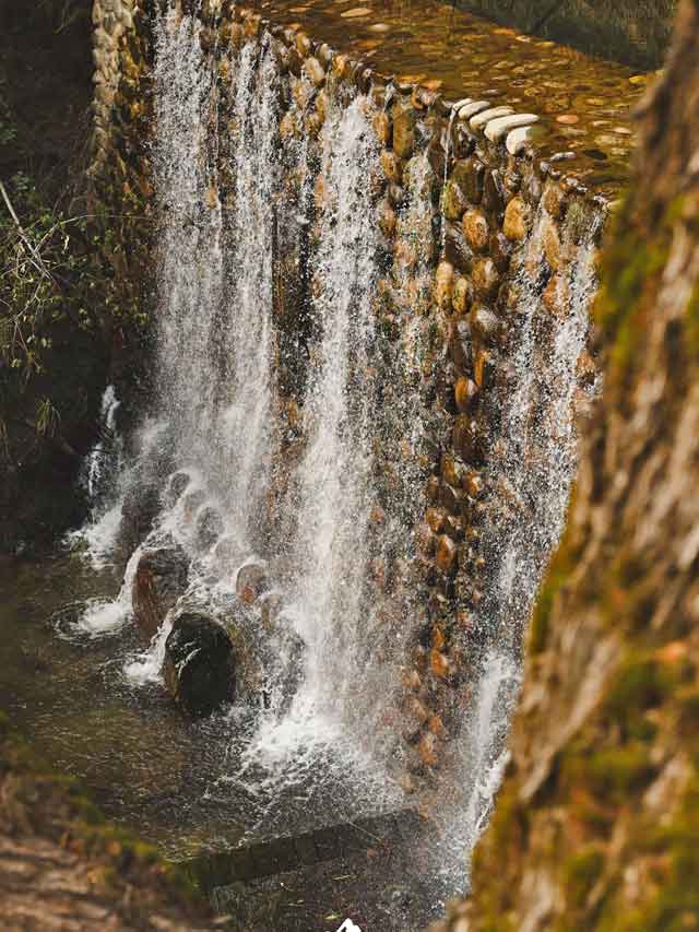 cascada propia rotui luxury village
